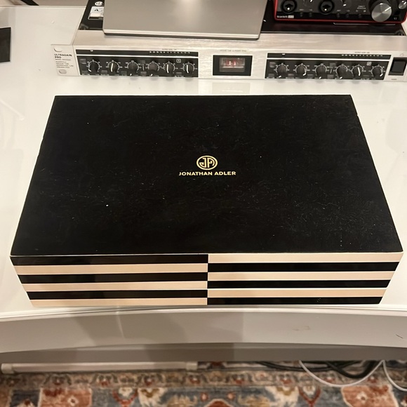 Jonathan Adler LARGE OP ART LACQUER BOX - Picture 9 of 12